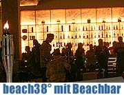 beach38°, Bayerns größte Indoor-Beachsport Location mit Beachbar unter Palmensegel öffnete am 19.11.2007  (Foto: MartiN Schmitz)